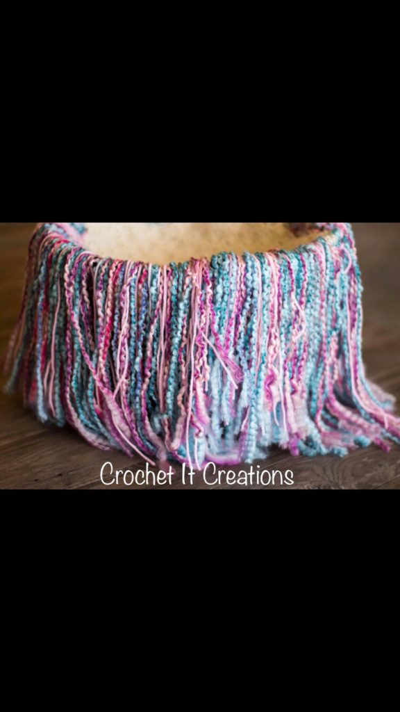 How to Make a Fringe Photo Prop - Crochet It Creations