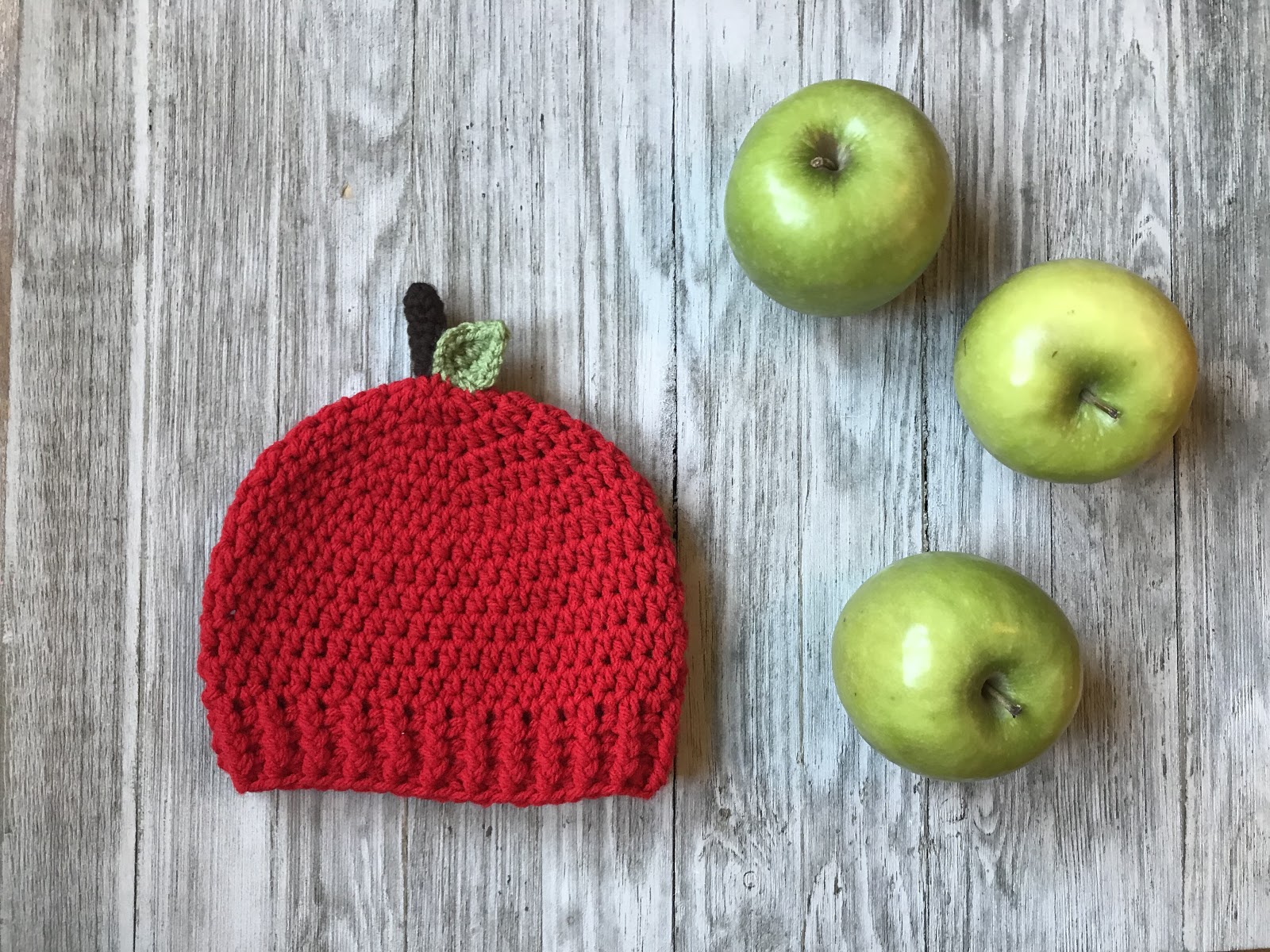 Apple Beanie Crochet Pattern in 5 Child Sizes