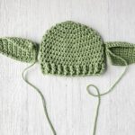 baby green alien hat crochet pattern